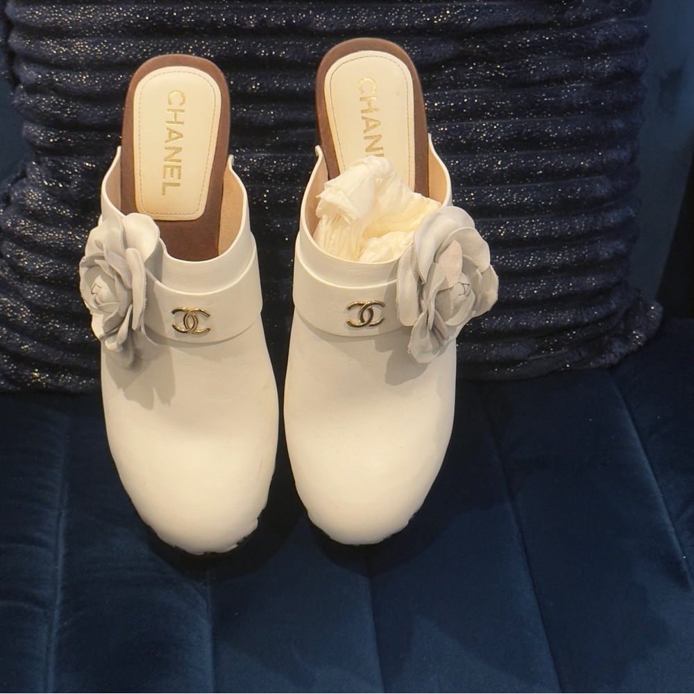 Chanel White Floral Women's Clogs size 41